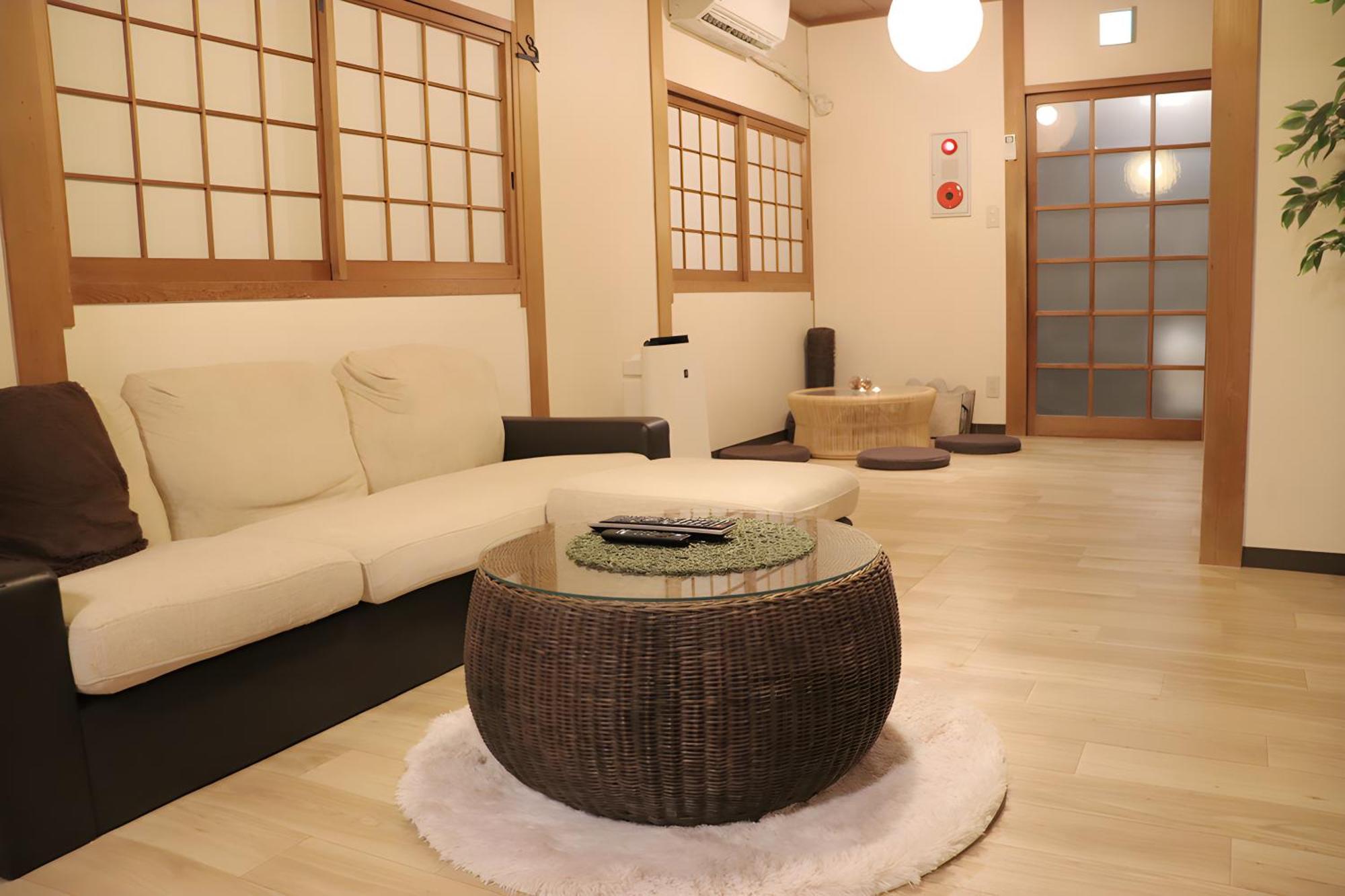 Yaino Teras: Cozy Home Near Tenjinbashisuji 6-chome Station Osaka Exterior photo